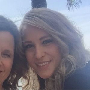 Meet your Posher, Felicia